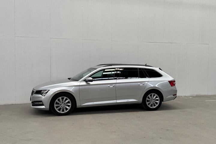 Sølv Skoda Superb fra 2022