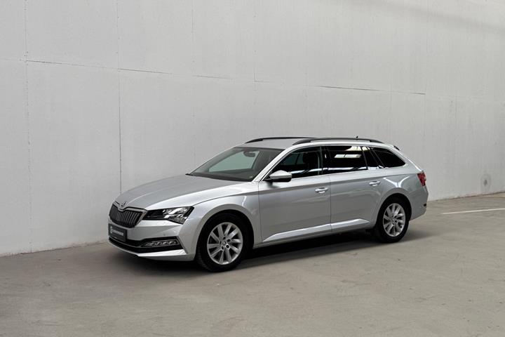 Sølv Skoda Superb fra 2022