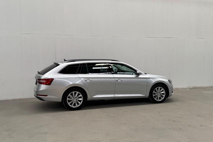 Sølv Skoda Superb fra 2022