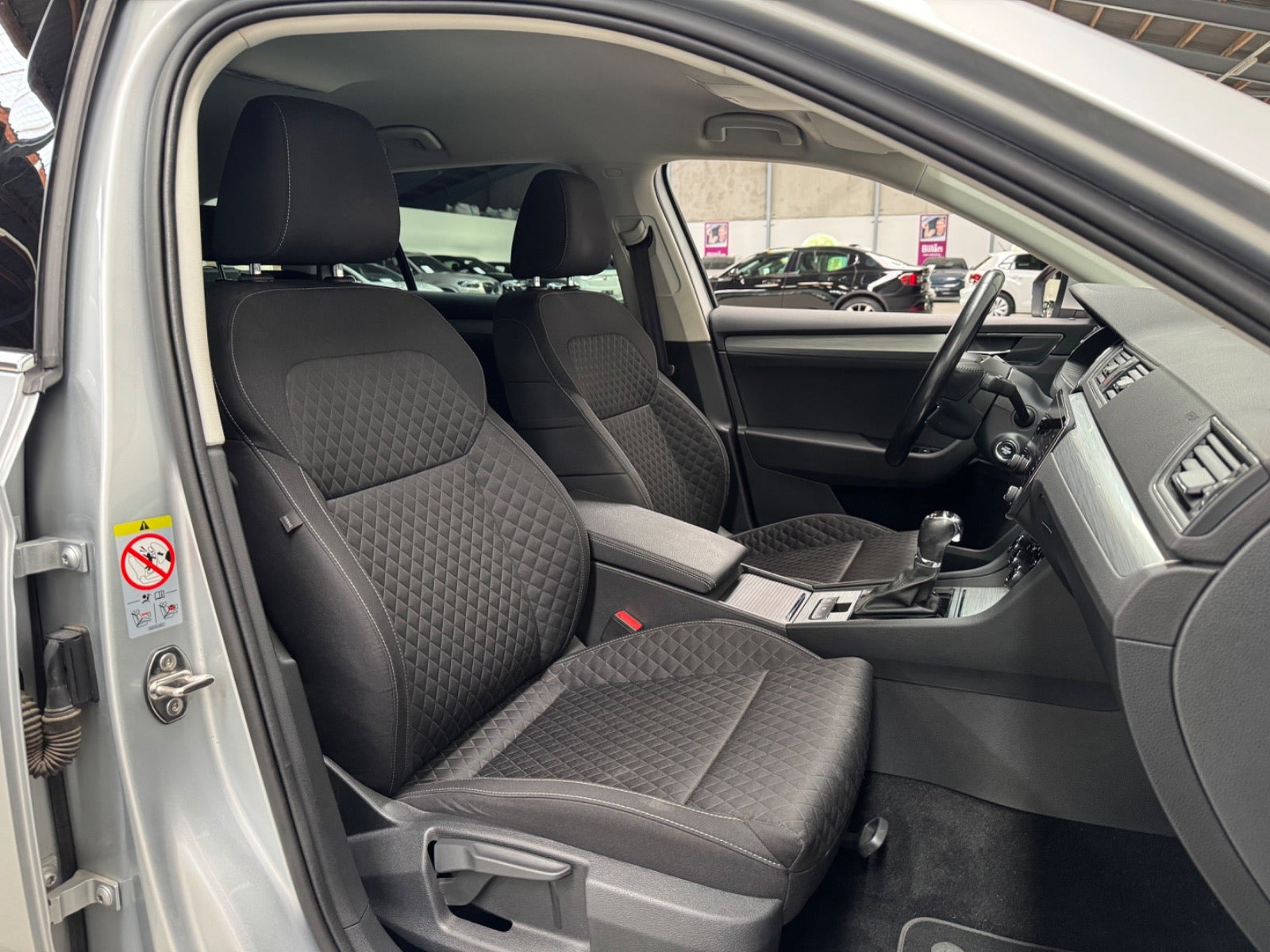 Sølv Skoda Superb fra 2022
