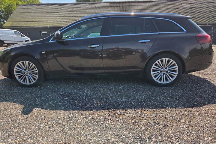 Brun Opel Insignia fra 2014