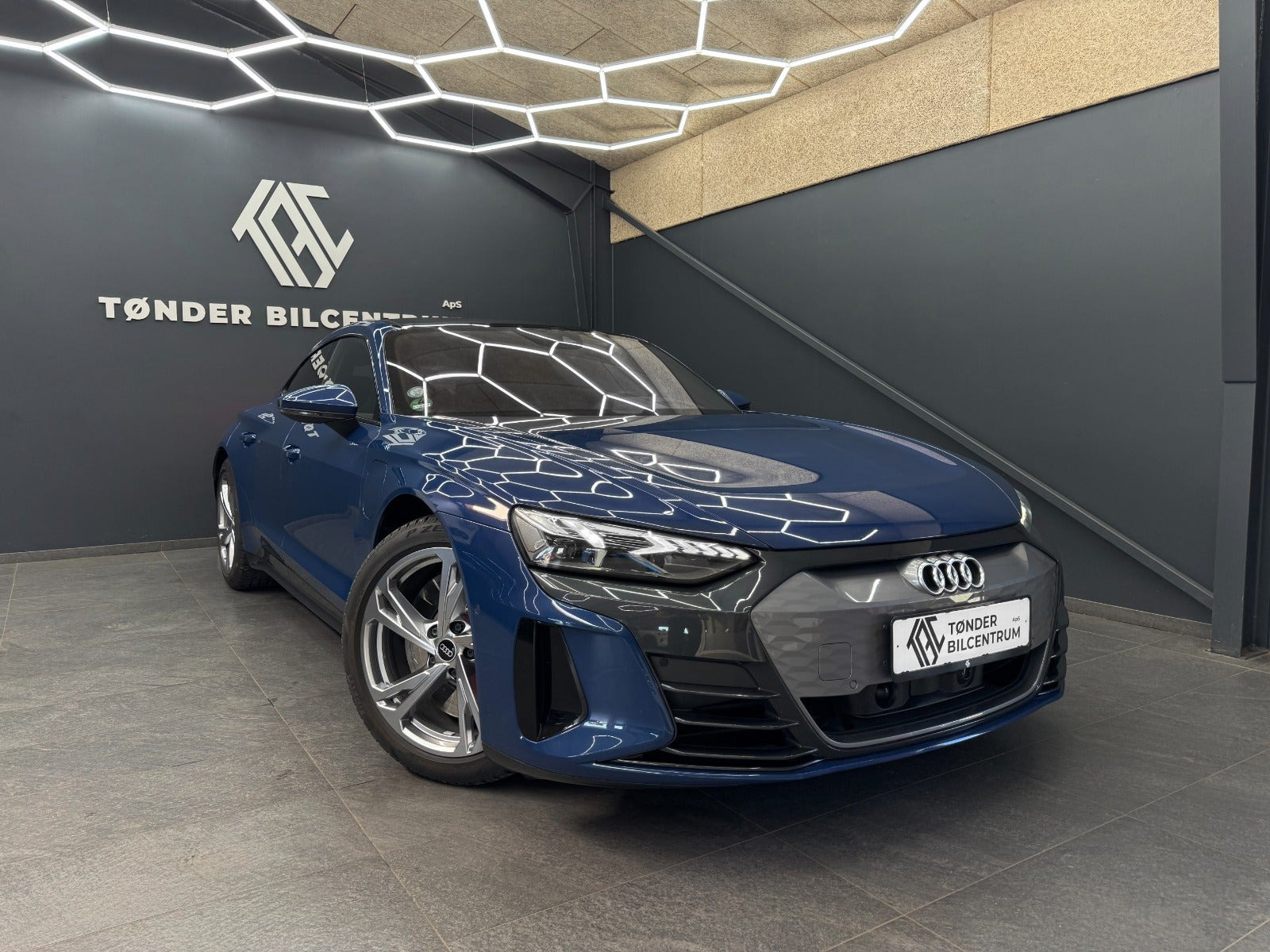 Blå Audi e-tron GT fra 2023