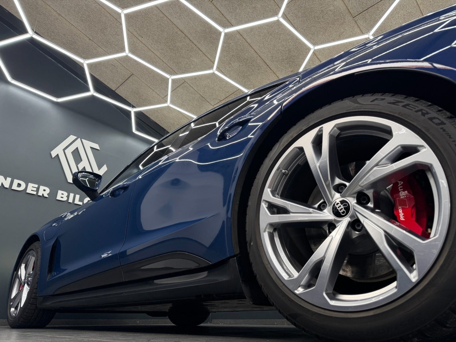 Blå Audi e-tron GT fra 2023
