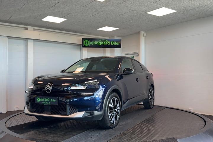 Blå Citroën ë-C4 fra 2025 set udefra