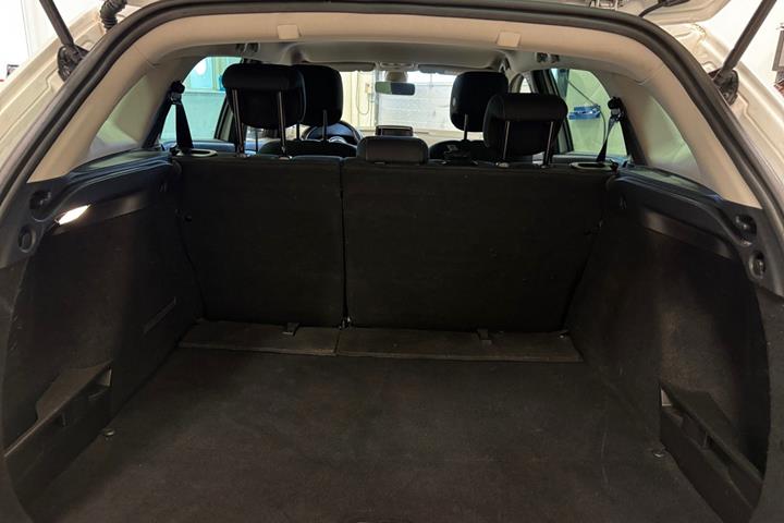 Hvid Renault Megane III fra 2015