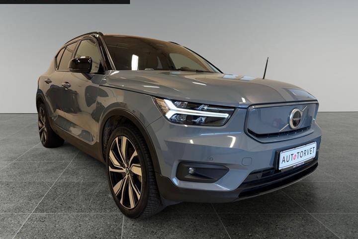 Blå Volvo XC40 fra 2021