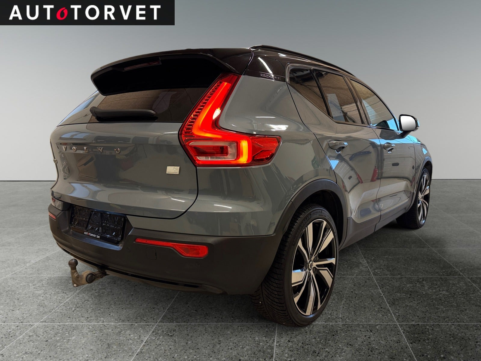 Blå Volvo XC40 fra 2021