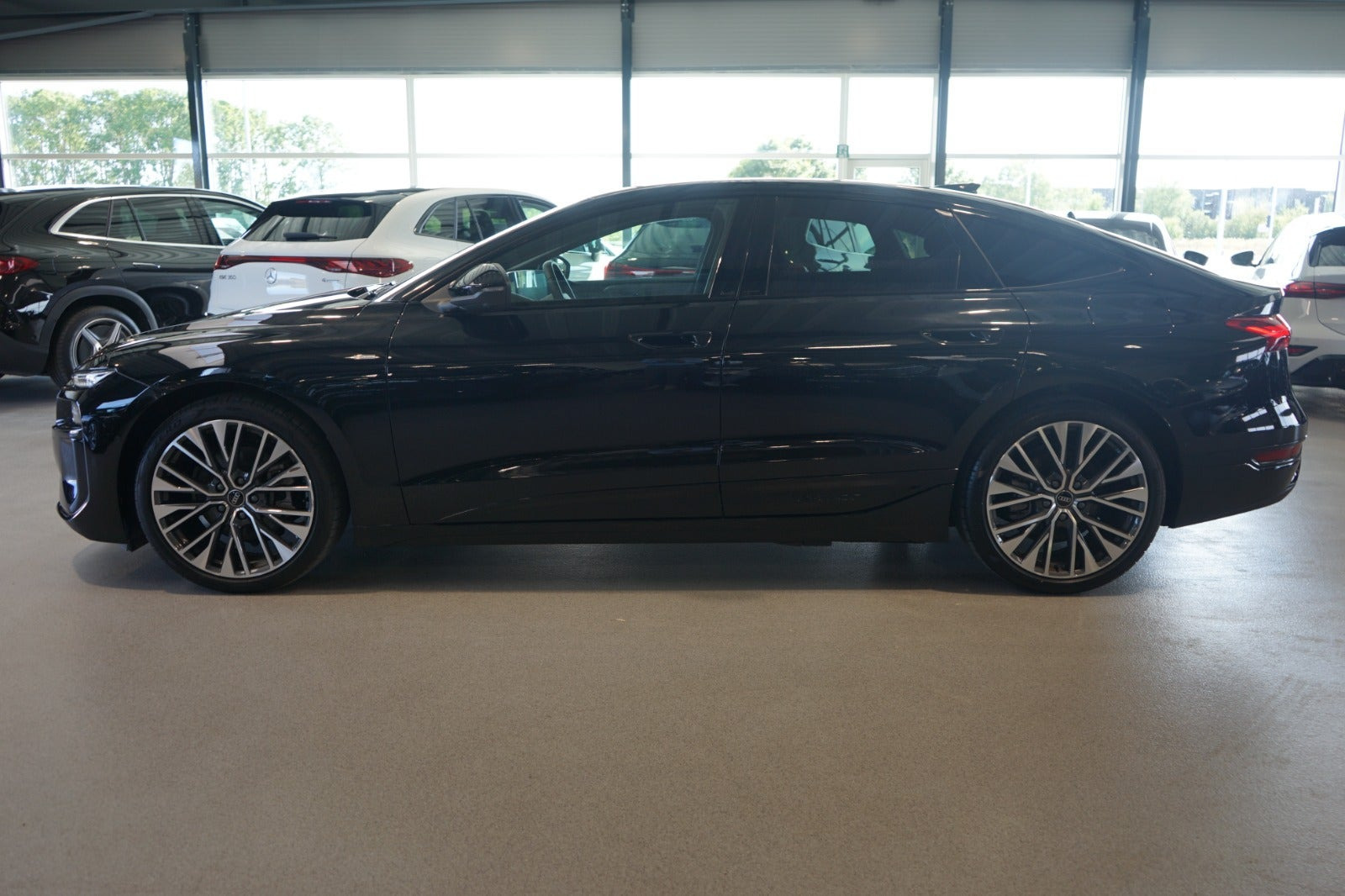 Sort Audi A6 e-tron fra 2025