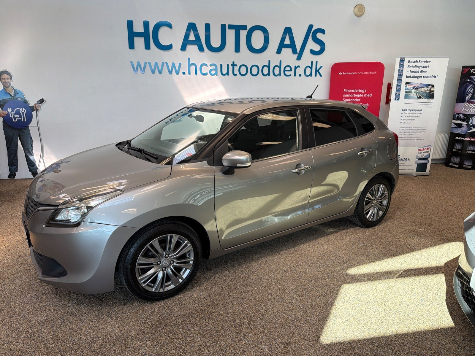 Grå Suzuki Baleno fra 2018