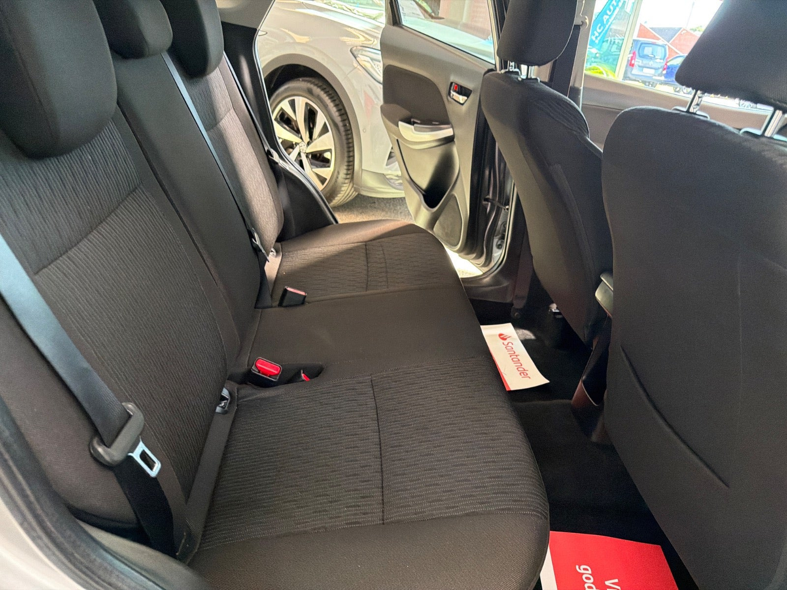 Grå Suzuki Baleno fra 2018
