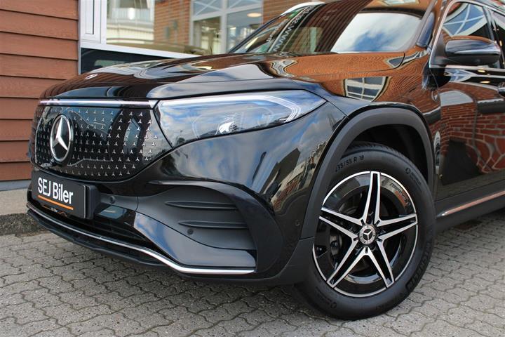 Sort Mercedes EQB250+ fra 2024