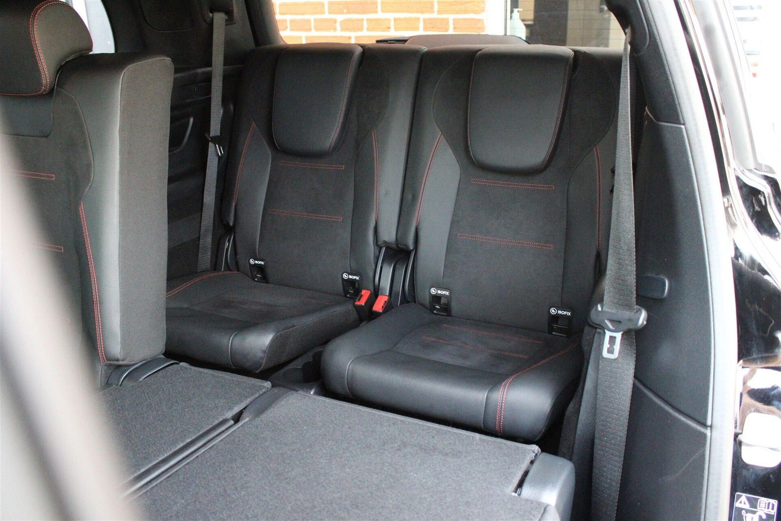 Sort Mercedes EQB250+ fra 2024