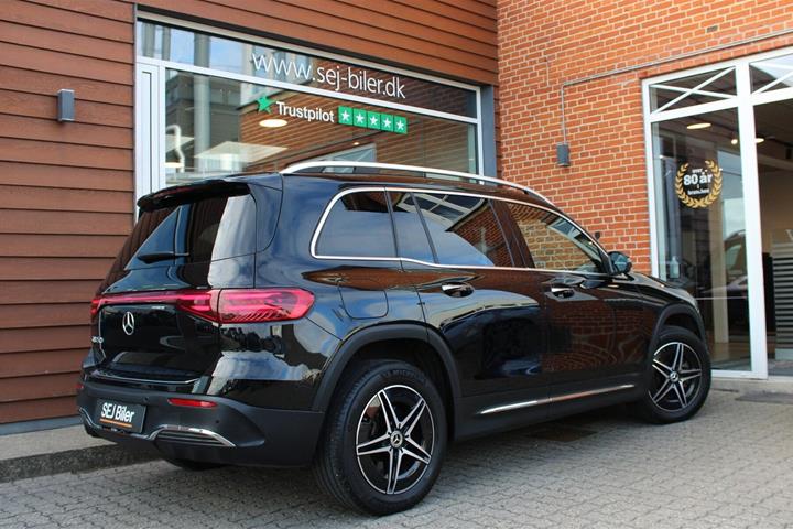 Sort Mercedes EQB250+ fra 2024