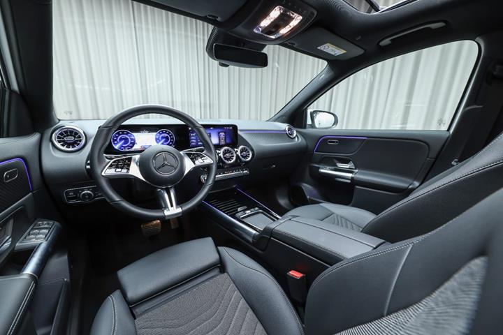 Hvid Mercedes EQA250+ fra 2026