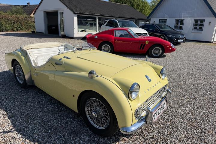Gul Triumph TR3A fra 1960