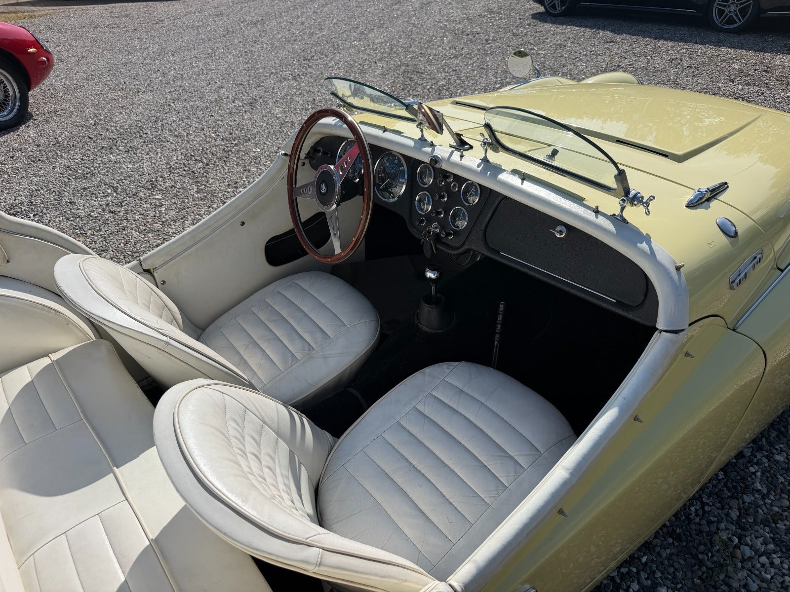 Gul Triumph TR3A fra 1960