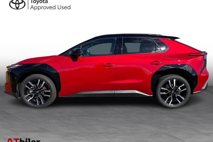 Rød Toyota BZ4X fra 2026