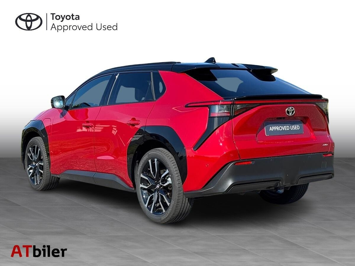 Rød Toyota BZ4X fra 2026