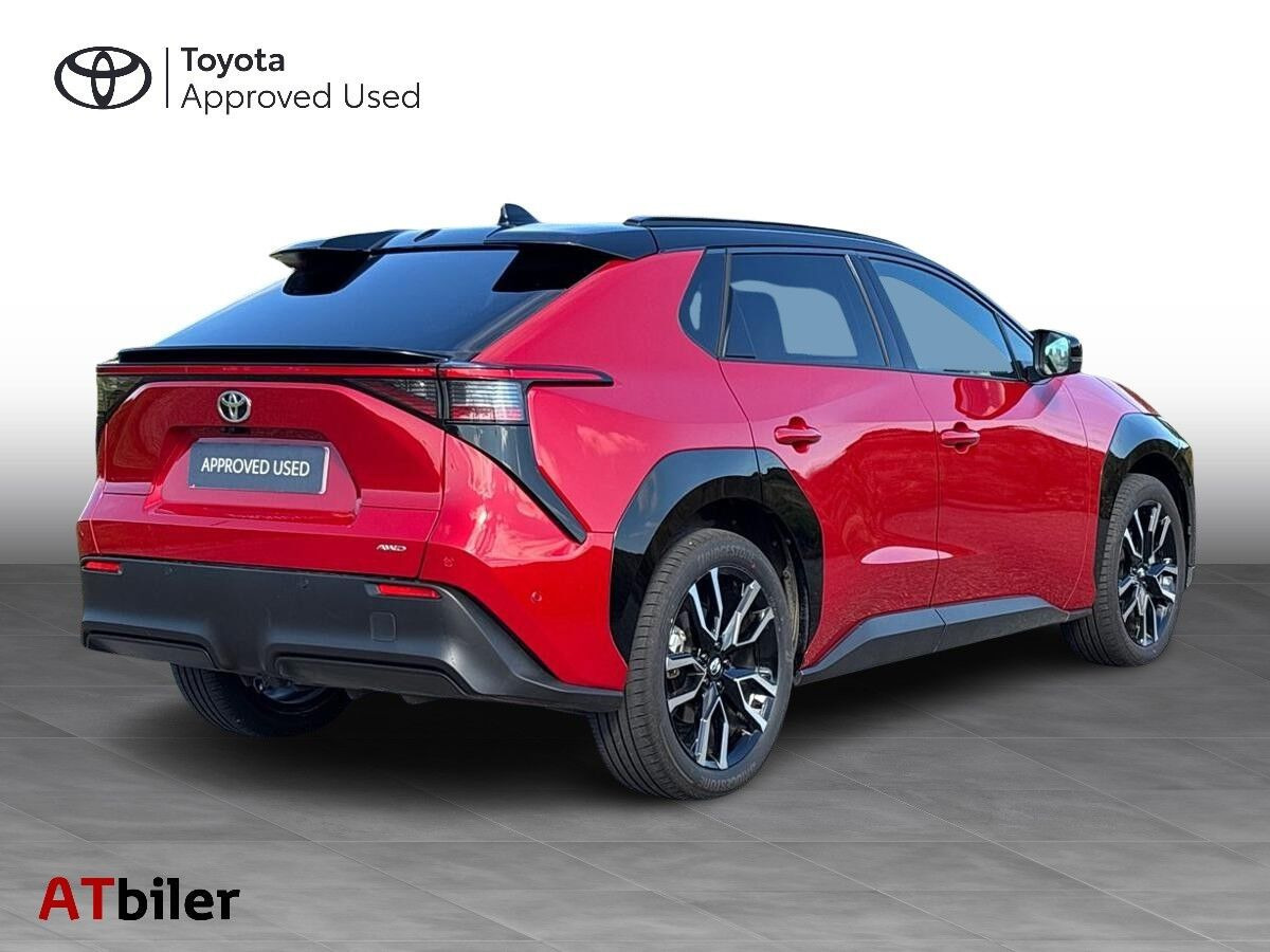 Rød Toyota BZ4X fra 2026