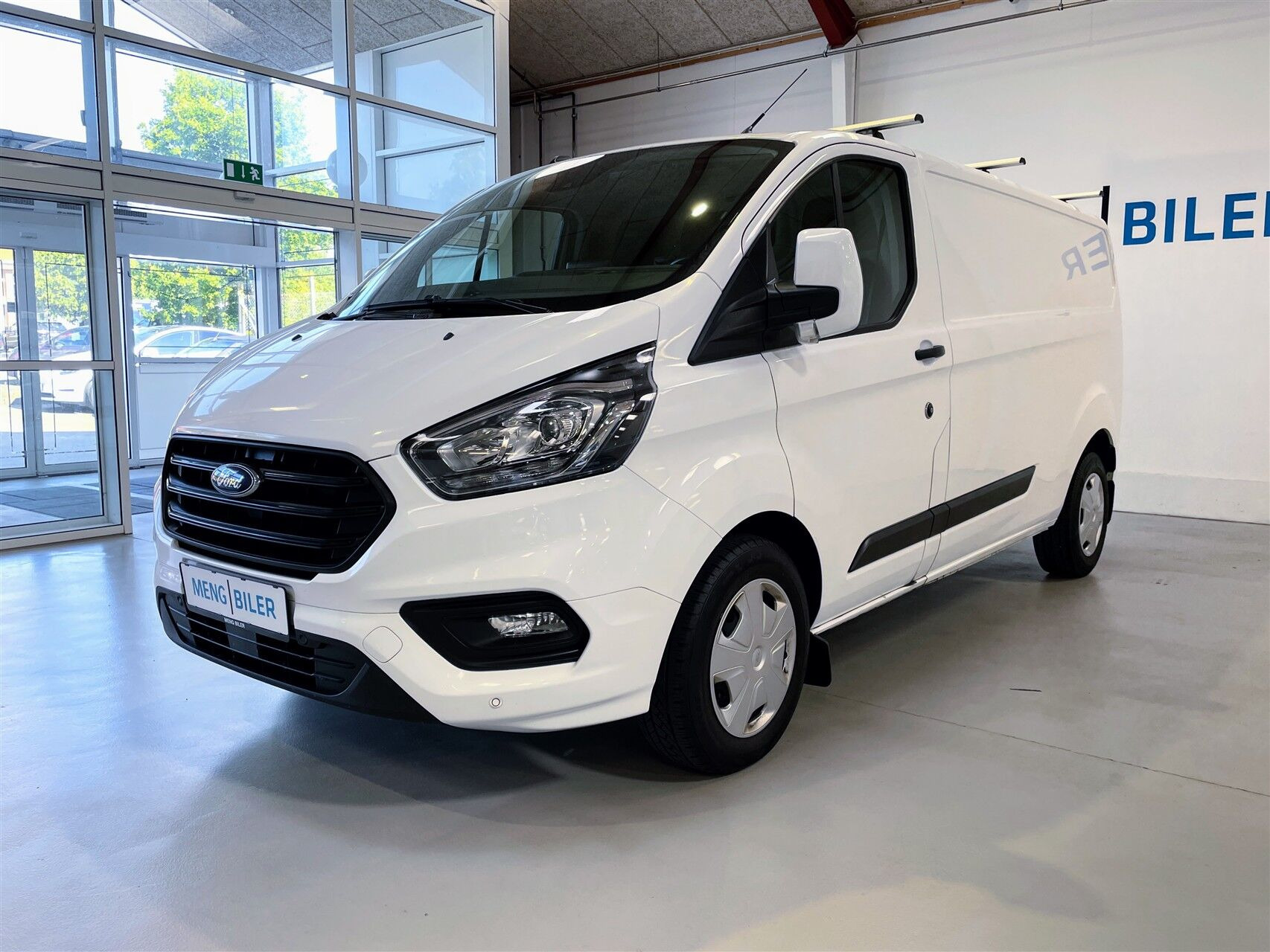 Hvid Ford Transit Custom fra 2022