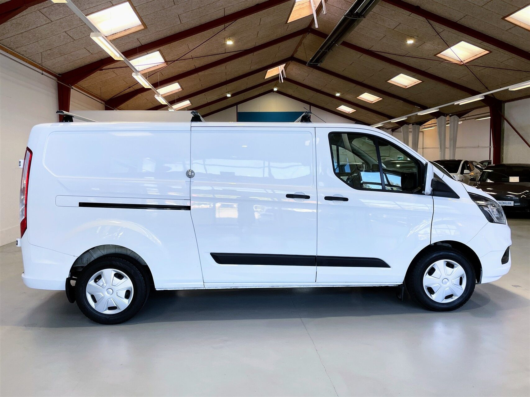 Hvid Ford Transit Custom fra 2022