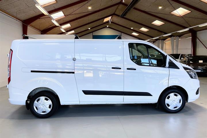 Hvid Ford Transit Custom fra 2022