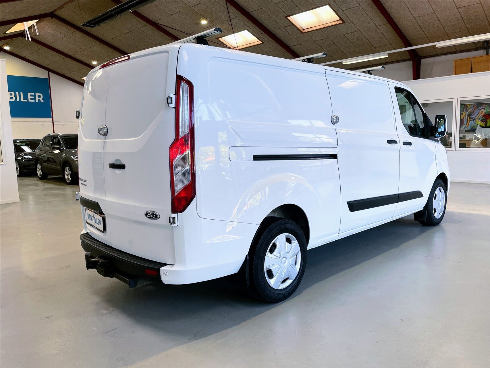 Hvid Ford Transit Custom fra 2022