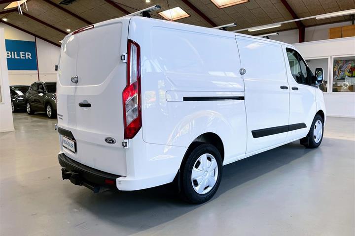 Hvid Ford Transit Custom fra 2022