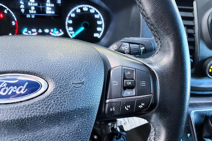 Hvid Ford Transit Custom fra 2022