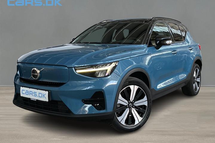 Blå Volvo XC40 fra 2022