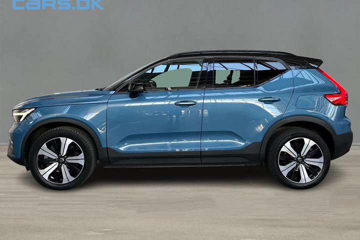 Blå Volvo XC40 fra 2022
