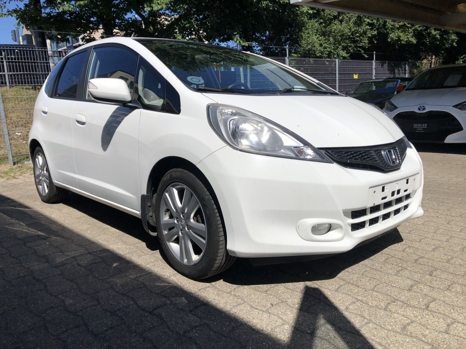 Hvid Honda Jazz fra 2013