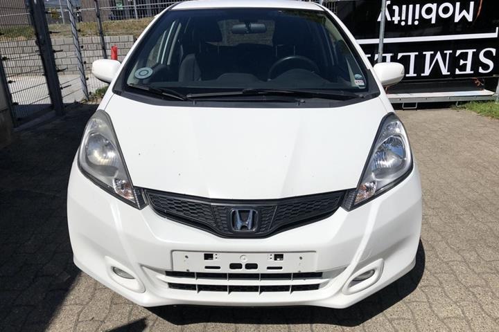 Hvid Honda Jazz fra 2013