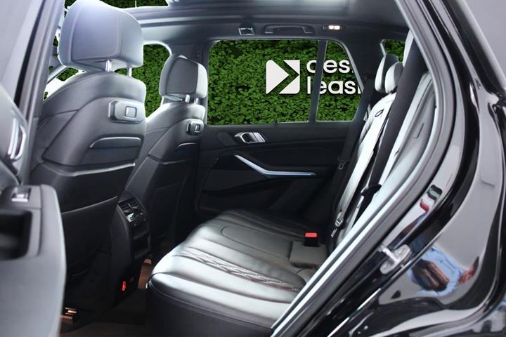 undefined BMW X5 fra 2024