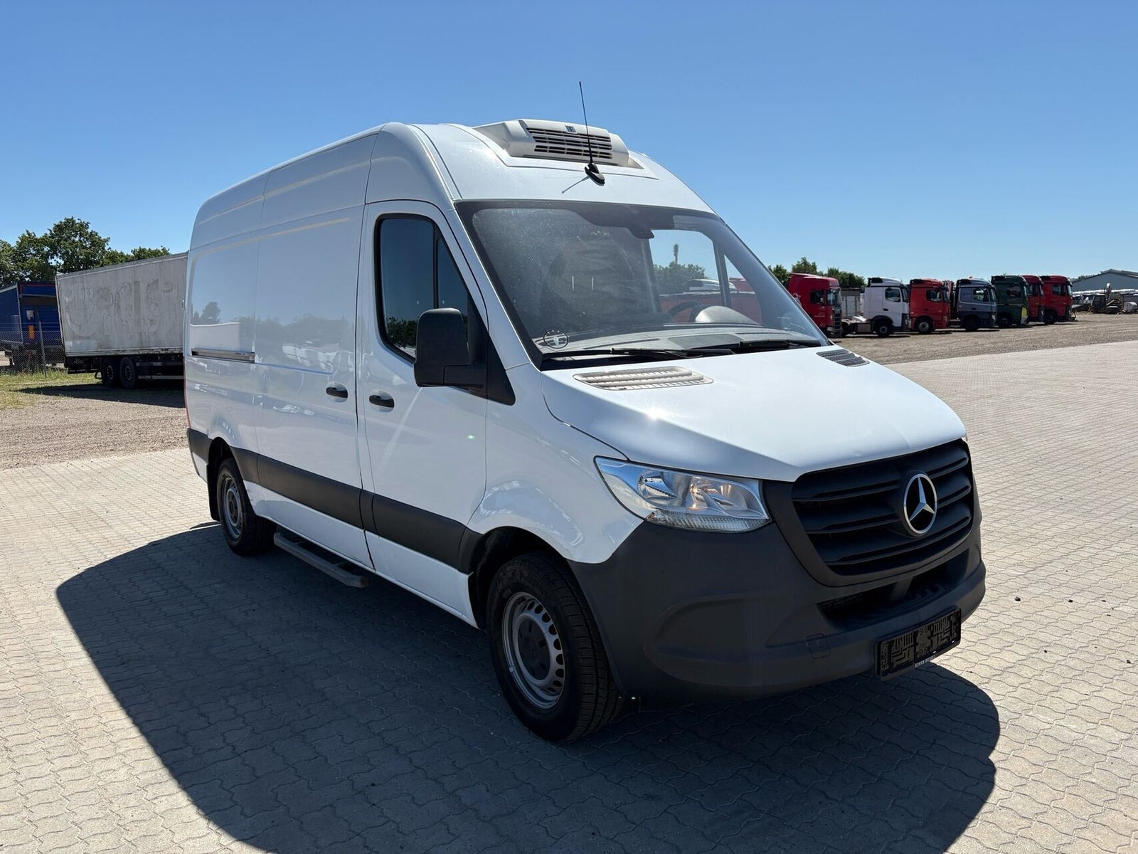 Hvid Mercedes Sprinter 317 fra 2021