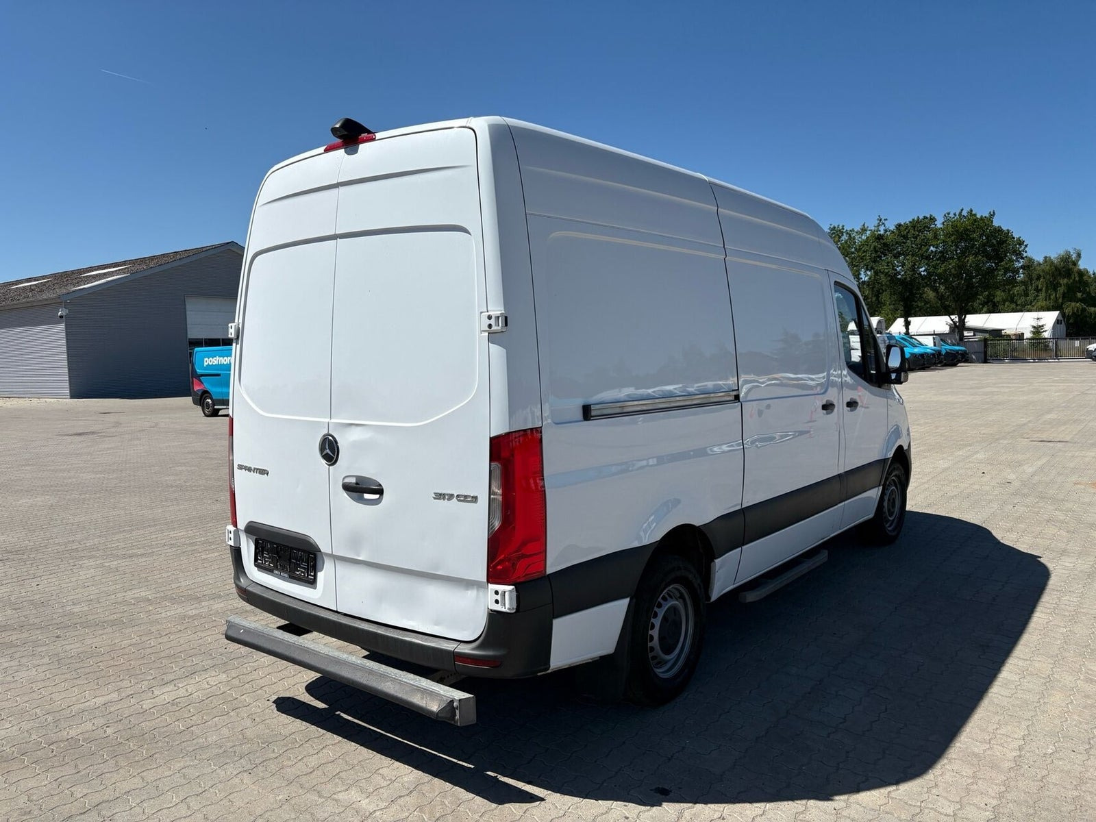 Hvid Mercedes Sprinter 317 fra 2021
