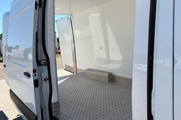 Hvid Mercedes Sprinter 317 fra 2021