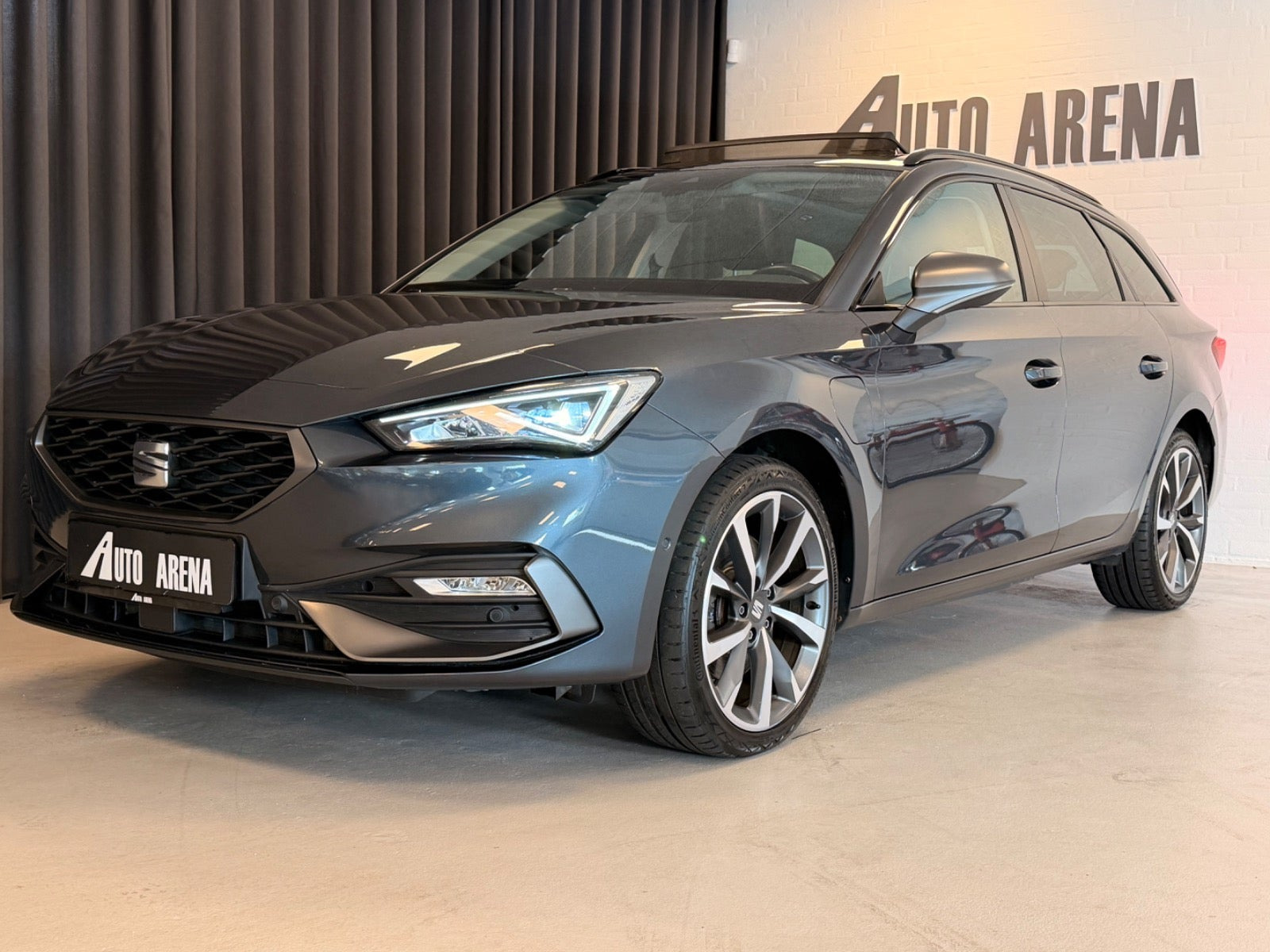 Grå Seat Leon fra 2021