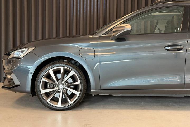Grå Seat Leon fra 2021