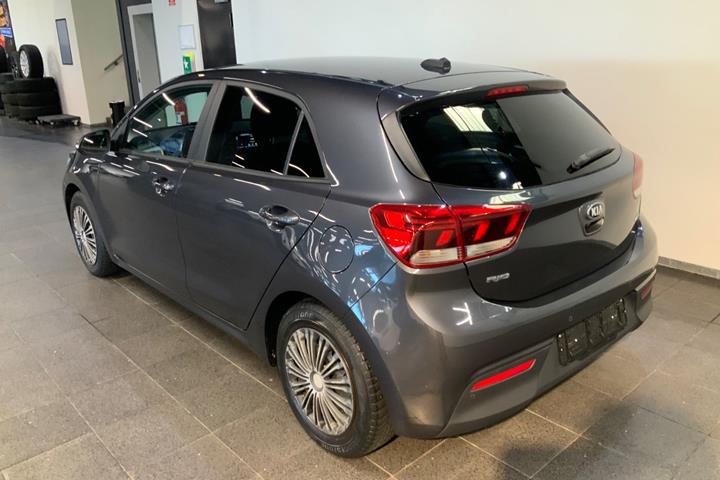 Grå Kia Rio fra 2018