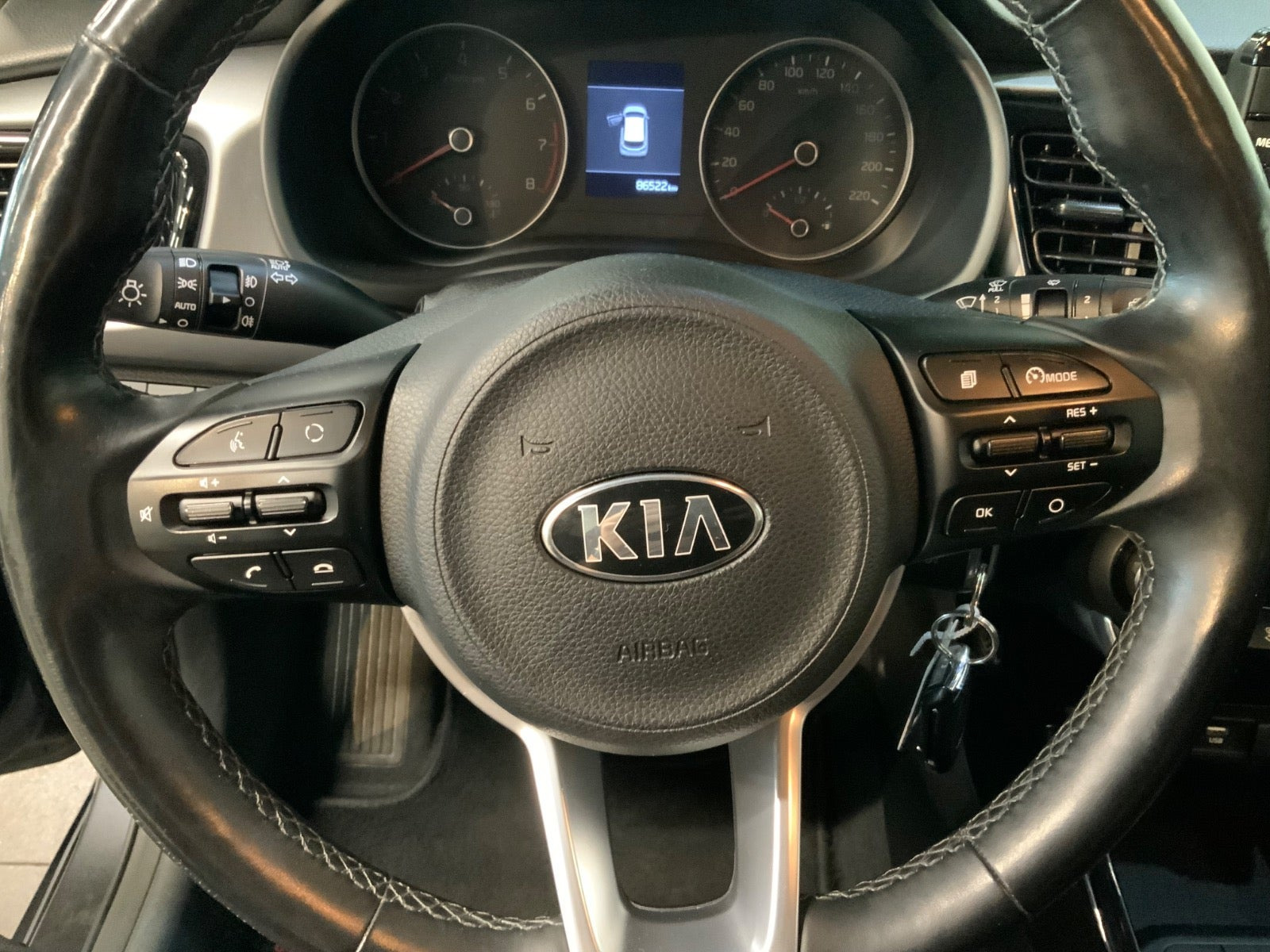 Grå Kia Rio fra 2018