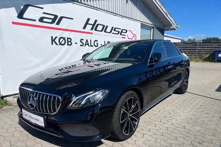 Sort Mercedes E220 d fra 2017