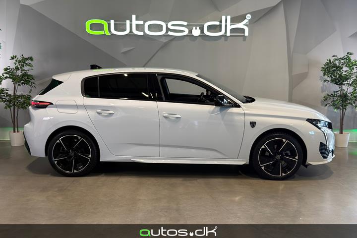 Hvid Peugeot E-308 fra 2024