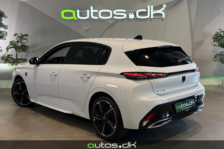 Hvid Peugeot E-308 fra 2024