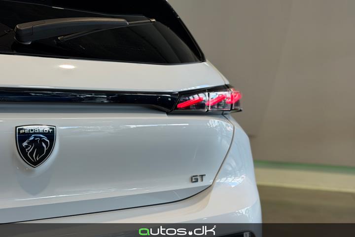 Hvid Peugeot E-308 fra 2024