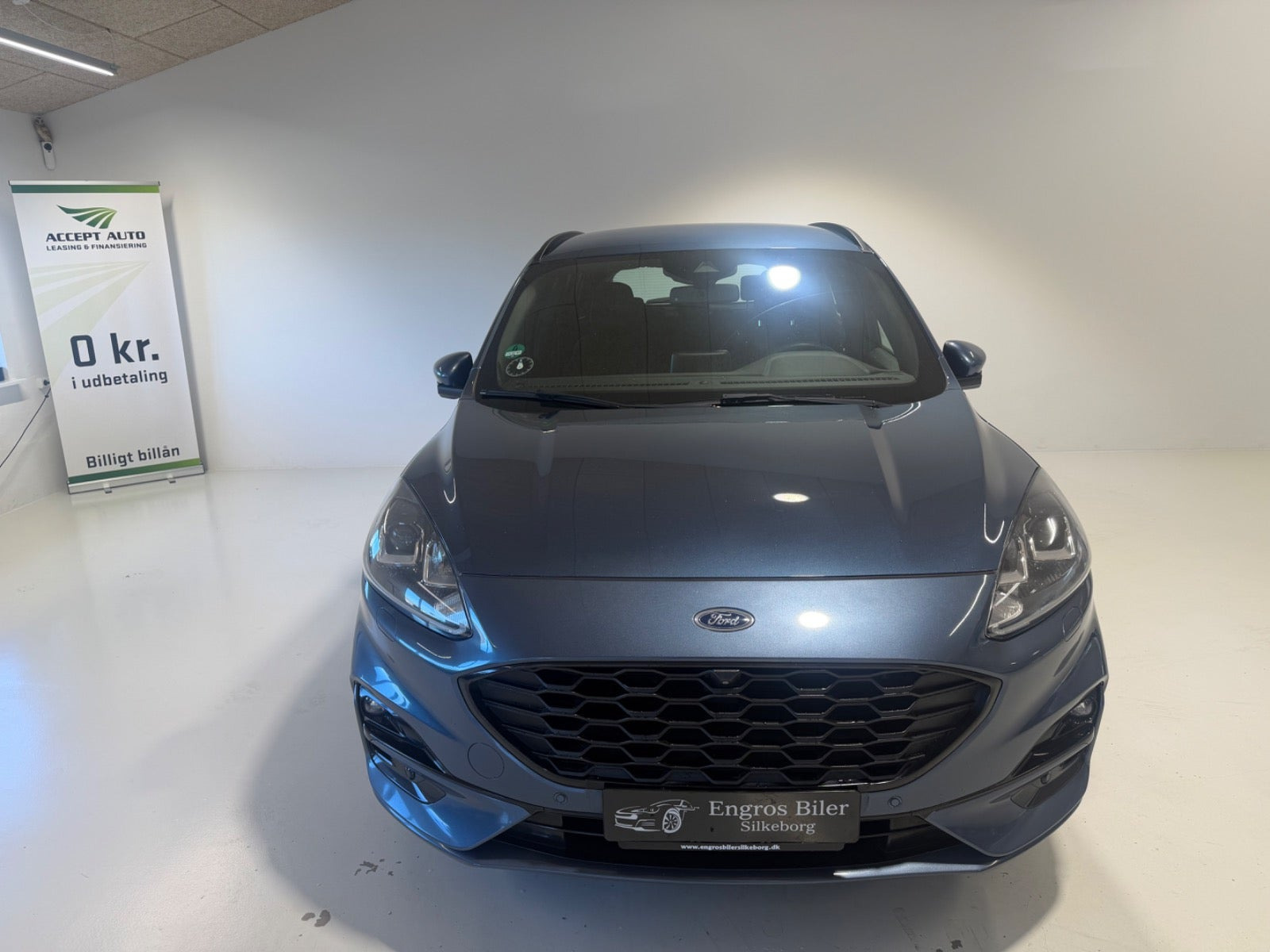 Blå Ford Kuga fra 2020