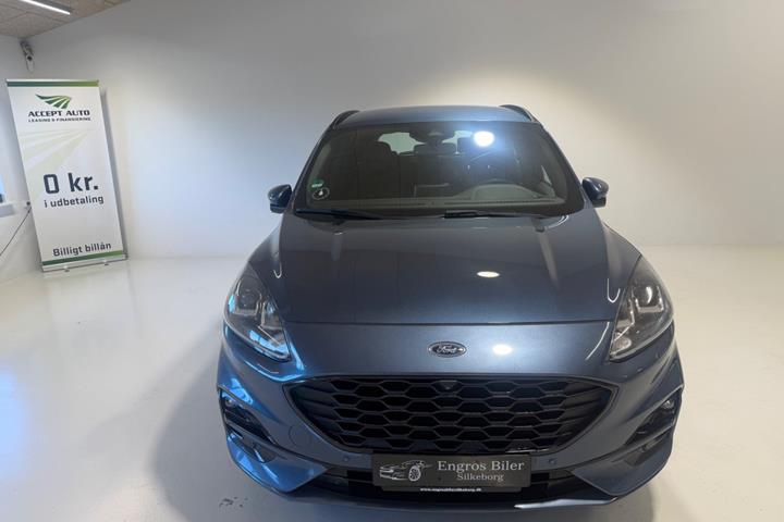 Blå Ford Kuga fra 2020