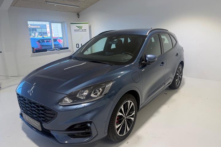 Blå Ford Kuga fra 2020