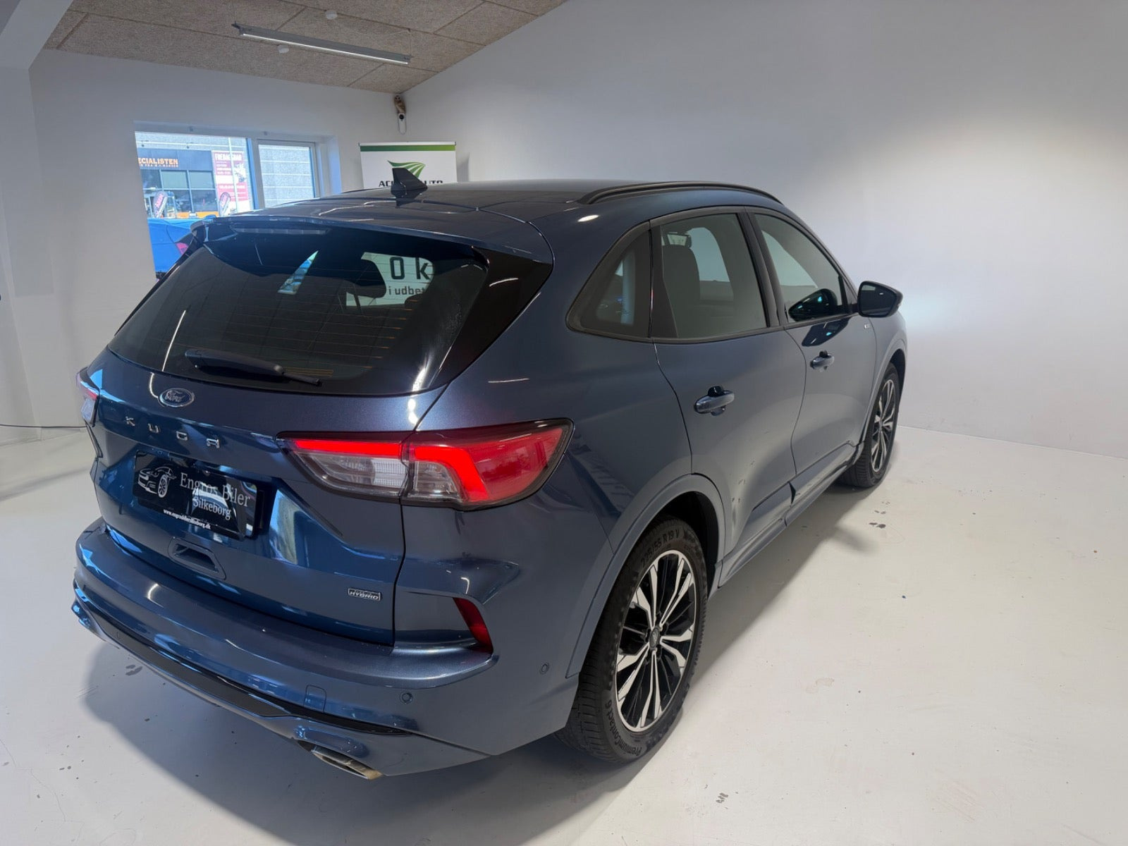 Blå Ford Kuga fra 2020