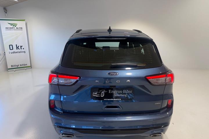 Blå Ford Kuga fra 2020